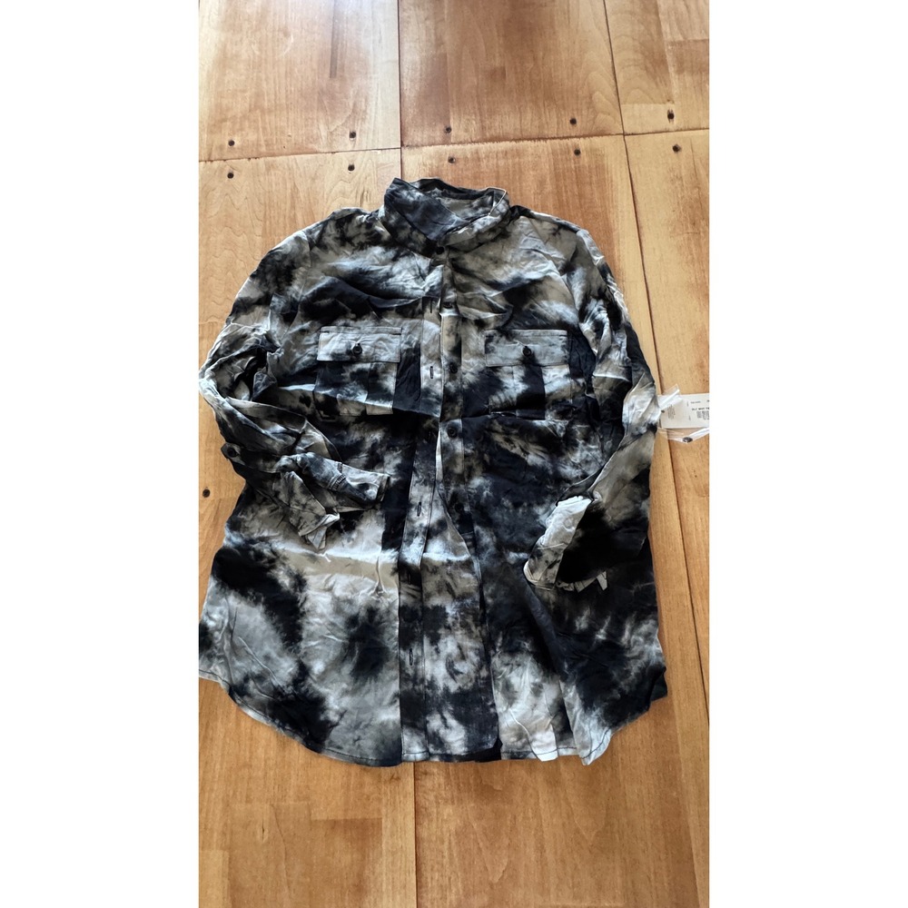 a.n.a A New Approach Women Petite PS Black White Tie Dye Button Down Rayon Shirt